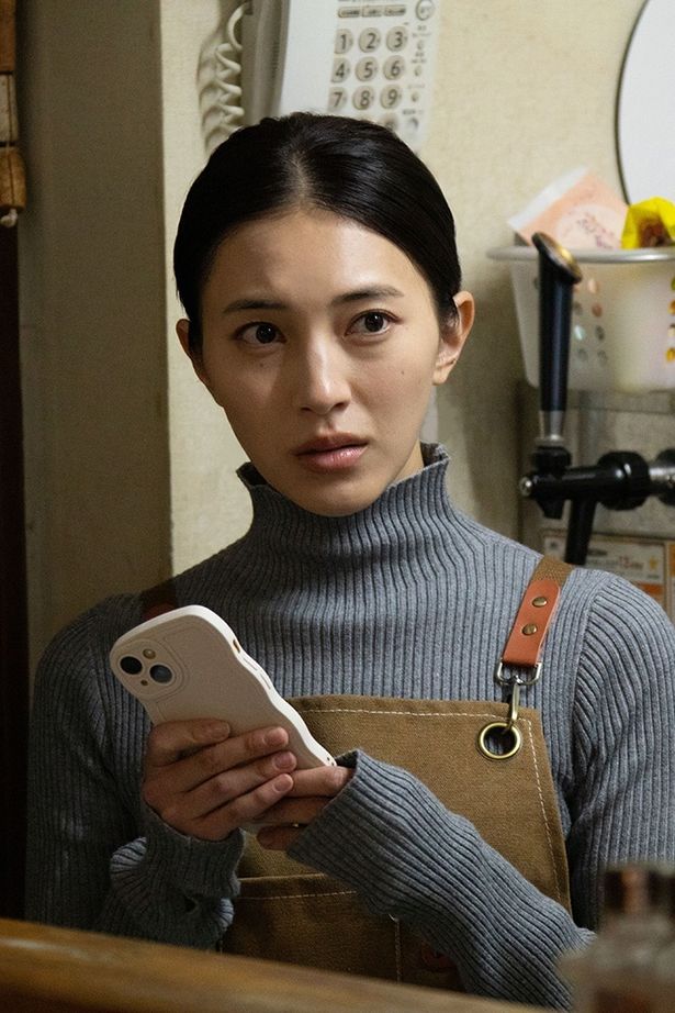 若尾木綿子役の久保田紗友