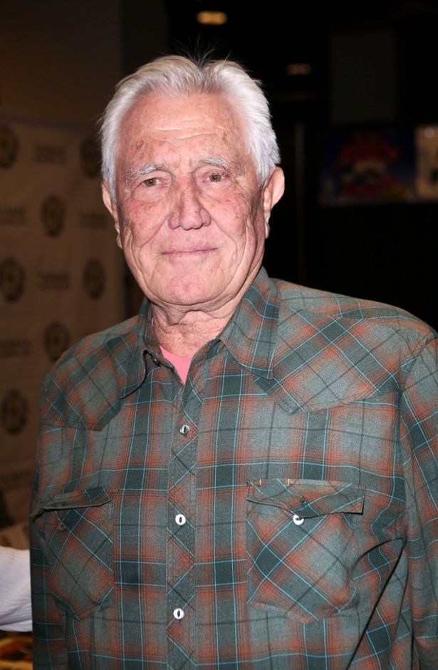 コミコンに登場した、78歳のジョージ・レーゼンビー