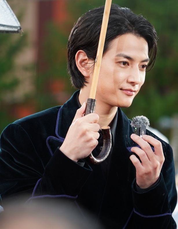 鹿島がアルバイトで雇った殺し屋、勢羽夏生役の渡邊圭祐