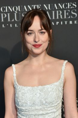 ダコタが共演者にヒミツのレクチャー！