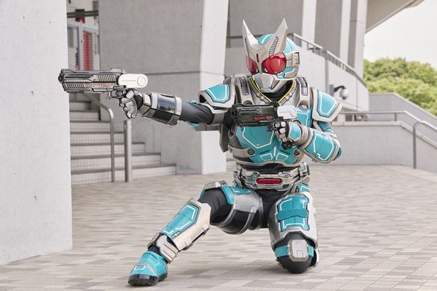 葵るり子が装着するG6(『アギト—超能力戦争—』)