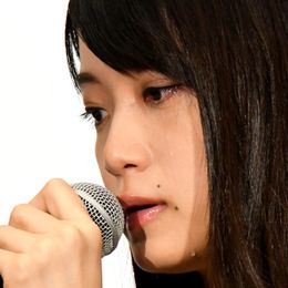 深川麻衣はサプライズの手紙で涙を流す