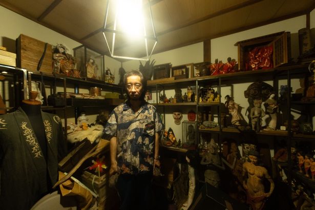 無数の呪物にまみれた田中の自宅