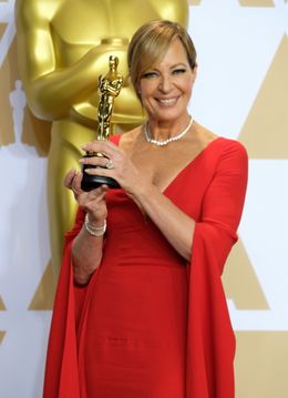 念願の助演女優賞を獲得したアリソン