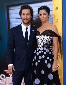 普段は、その美貌に賞賛が集まるカミラだが…