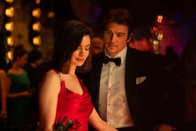 アン・ハサウェイ主演のミステリーサスペンス『ヴェリティ／真実』2026年秋公開決定！キスから一転、恐怖の瞬間を収めた特報