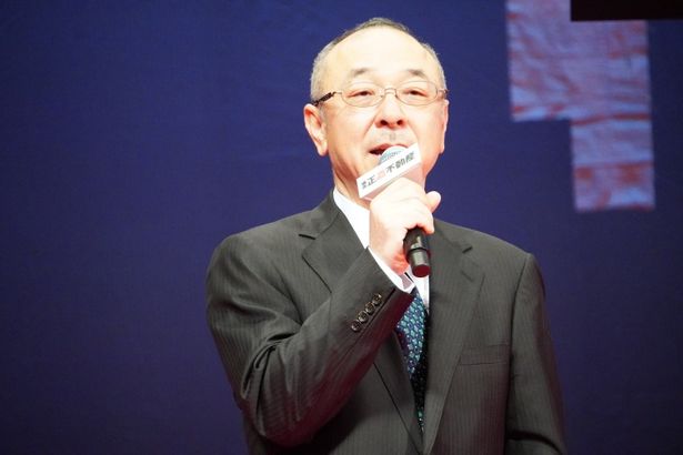 映画『正直不動産』完成披露試写会に出席した川村泰祐監督