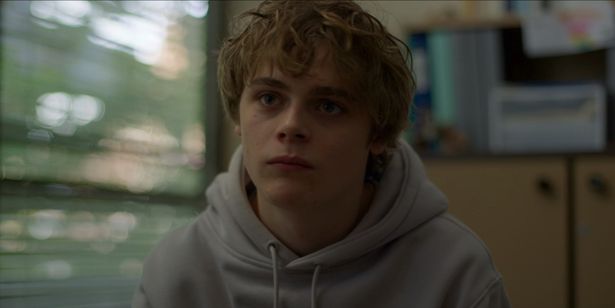 兄のアンディを演じたのは、若き実力派俳優ビリー・バラット