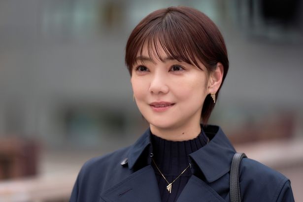 業界きっての情報通として時に味方のような動きを見せる花澤