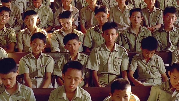 混乱と圧迫の時代に生きる少年の純粋さと残酷さ、そして移住者社会の閉塞感が描かれる(『牯嶺街(クーリンチェ)少年殺人事件』)