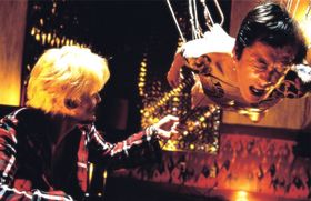 こりゃエグい…『殺し屋１』のバイオレンス描写をプレイバック！