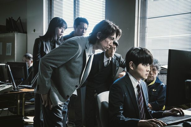 あまりにも不可解な状況に刑事たちも苛立ちを募らせる