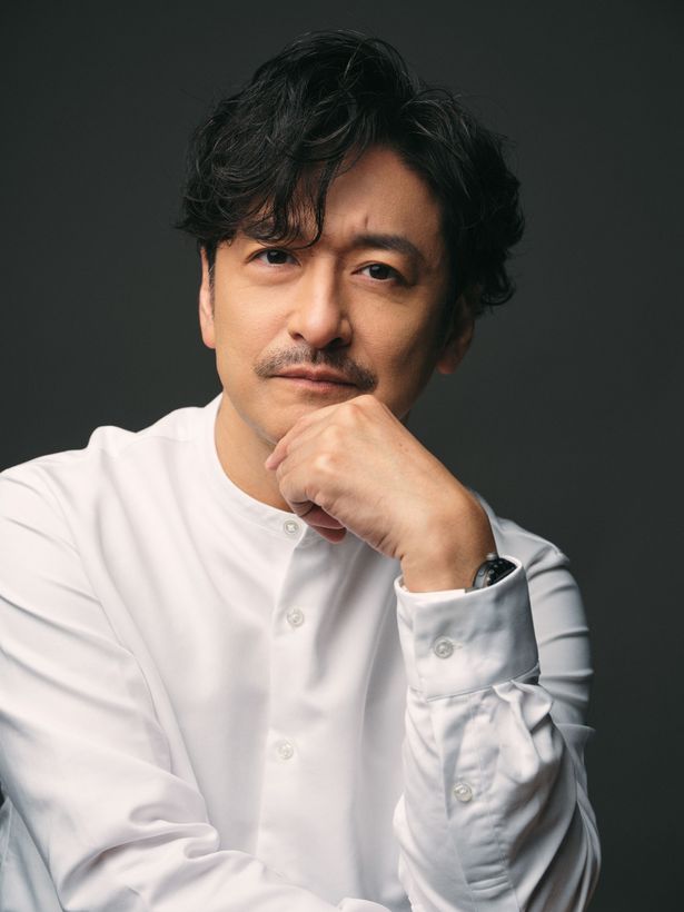 石丸幹二が演じるのは、人気女優の七希が自身の使用する生成AIのプロンプトとして設定しているモリアーティ