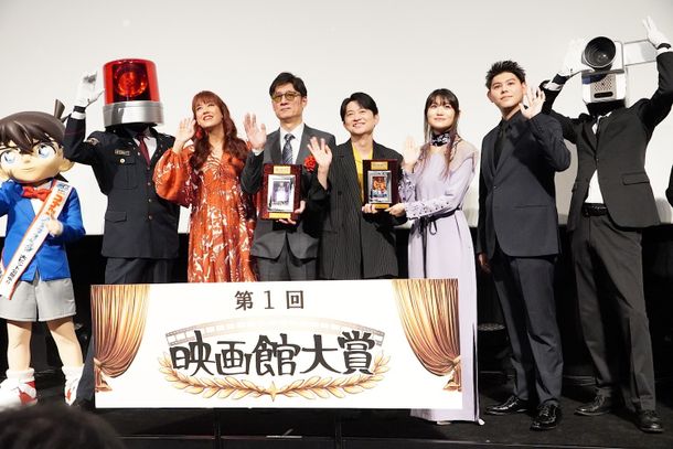  李相日監督「観客を虜にする映画を追求したい」と誓った、第1回映画館大賞
