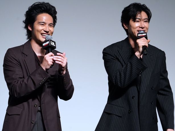 映画『TOKYO BURST-犯罪都市-』(5月29日公開)の公開直前イベントで笑顔を見せる水上恒司＆ユンホ(東方神起)