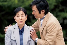 修二郎は時折、ぼーっとしたりする母親の変化を感じるようになる