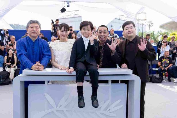 音楽を担当した坂東祐大もフォトコールと記者会見に参加