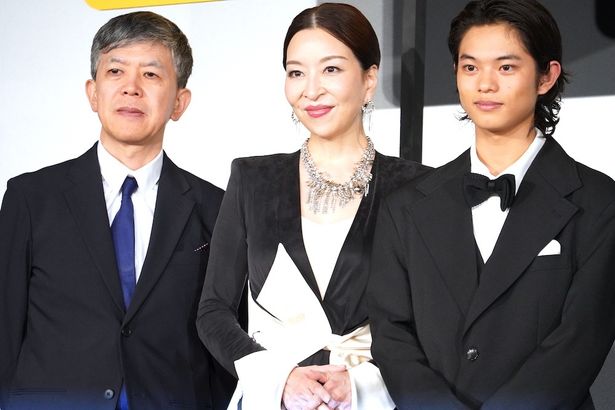 真矢演じる暁子のドライビングテクニックにも注目！