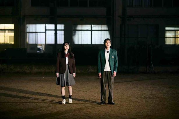 校庭に生徒たちの巨大人間ピラミッドが出現！『NEW GROUP』の本編映像が解禁