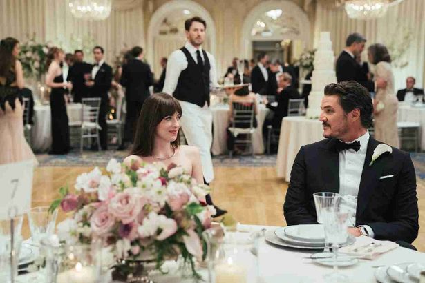『マテリアリスト 結婚の条件』でルーシーに猛アプローチをする裕福な投資家ハリー役にペドロ・パスカル