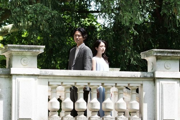 渡辺淳一原作の「シャトウ ルージュ」が映画『月がみている』として11月に公開されることが決定！