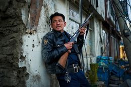 港町「ホープ湾」の警察署長・ボムソクを演じるファン・ジョンミン