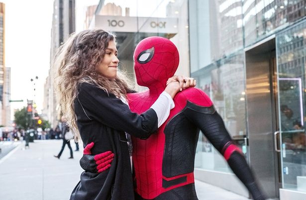 MJとついに恋人の関係に(『スパイダーマン：ファー・フロム・ホーム』)