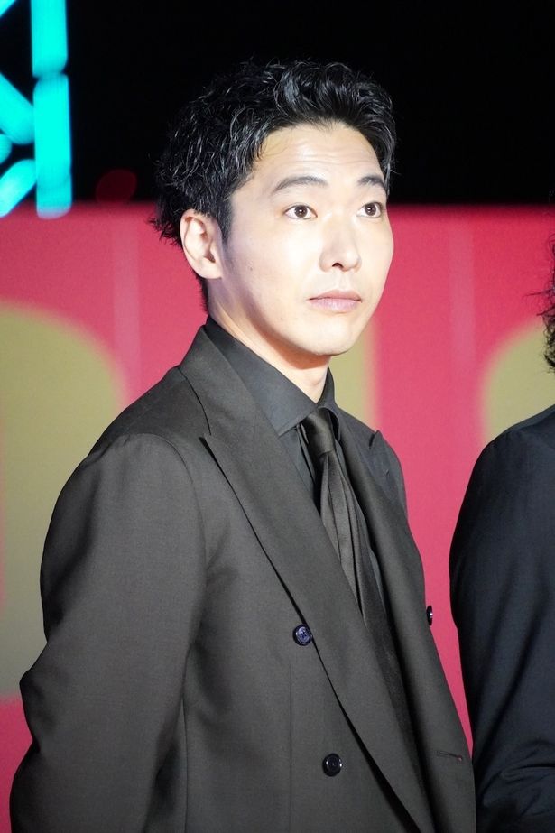 柄本佑、「舘様とキャピキャピ、写メを撮っていた」と暴露