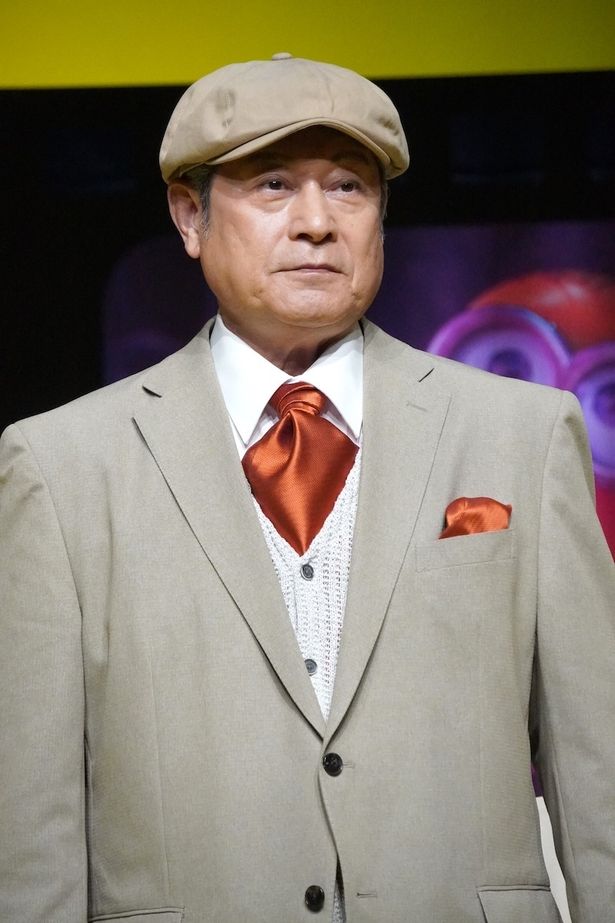 ミニオンズの夢を応援する映画監督のマックス役を演じる、松平健