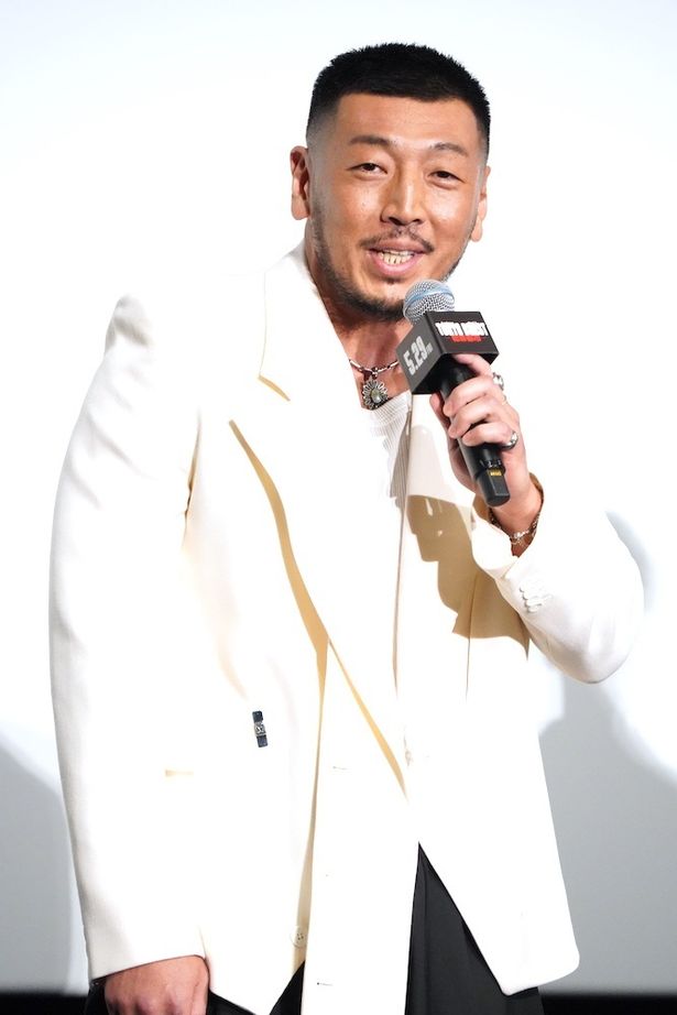 新宿を縄張りにする岩城組若頭の外山猛を演じた後藤剛範
