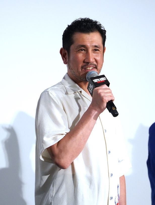 小林清一役の渋川清彦は内田監督と大きな劇場で挨拶できるよろこびを噛み締めていた