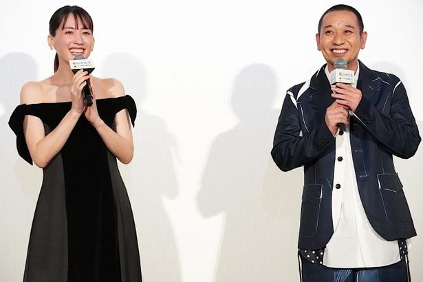 夫婦役を演じた綾瀬はるか＆大悟、笑顔でトーク！