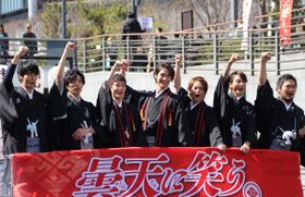 『曇天に笑う』イケメン陣が和装で船に乗り込んだ！