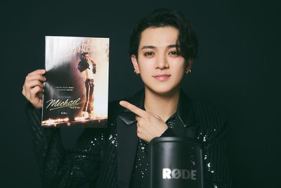 Travis Japan・宮近海斗の『Michael／マイケル』校内放送の収録に密着！