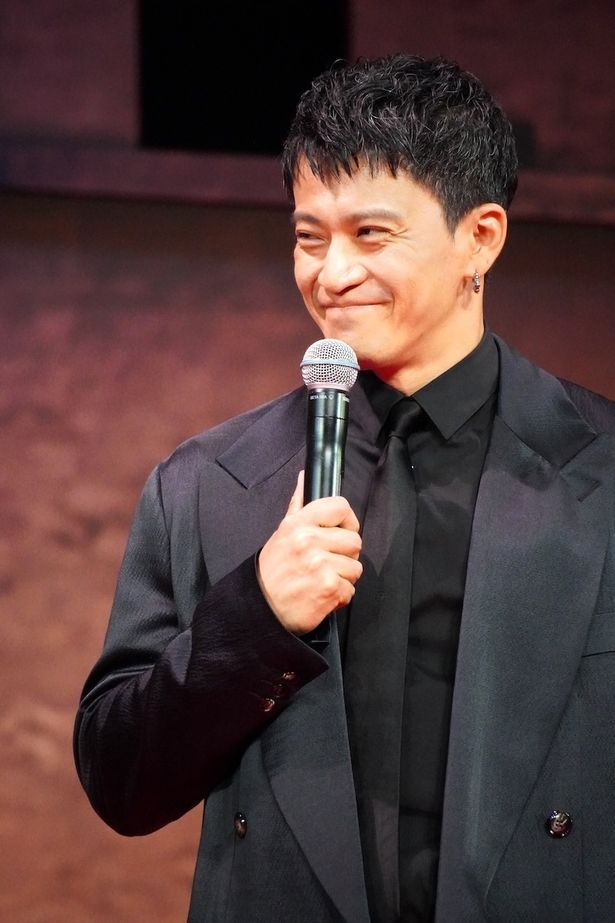 秦国の宿敵である軍師、李牧を演じる小栗旬