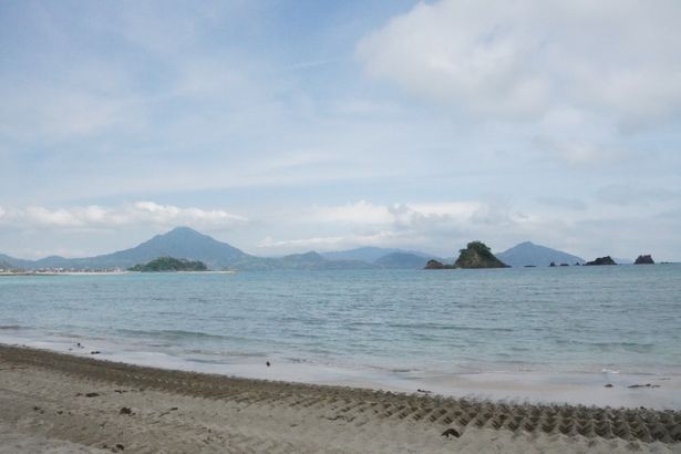穏やかな遠浅の海