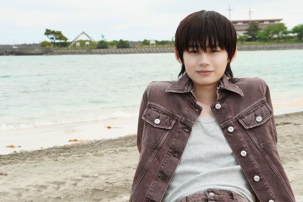 俳優としての活躍も目覚ましい23歳。まっすぐに未来を見つめる