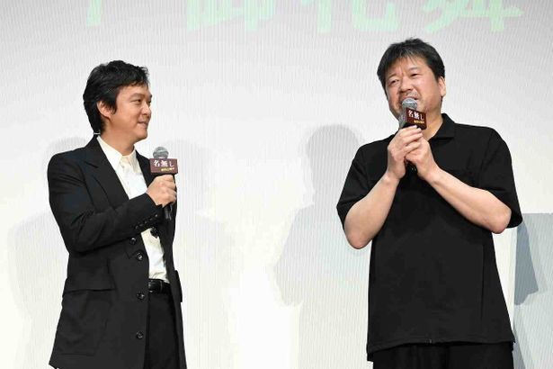 映画の大ヒットを喜び合った2人