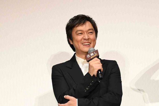 【写真を見る】山田太郎の名付け親となる巡査、照夫役を演じた丸山隆平