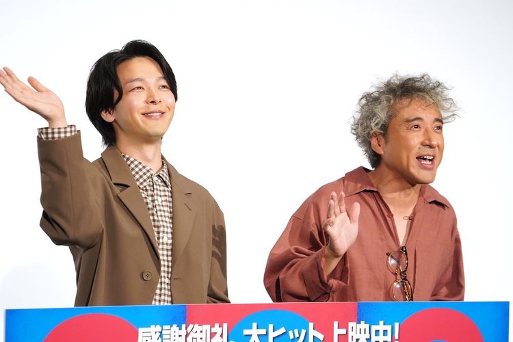 中村倫也、ムロツヨシとの対峙シーンは「思い出してもムカつく！」映画『君のクイズ』イベントでは調理グッズのプレゼントにニッコリ