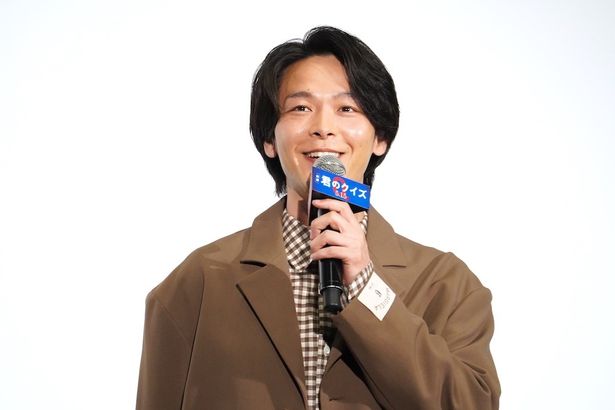 声援に笑顔を見せる中村