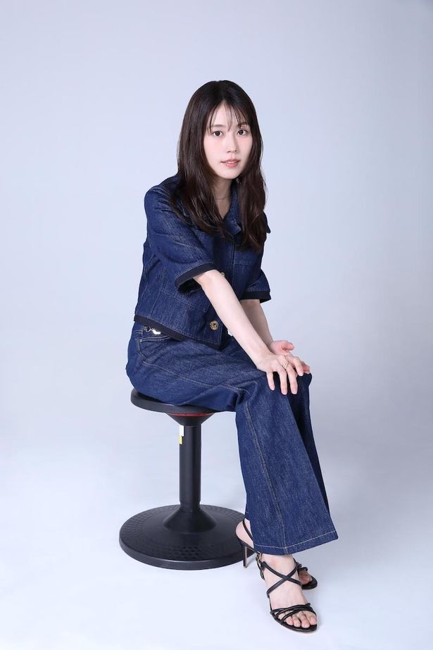【写真を見る】凛とした表情が印象的…初めて本格的な母親役に挑んだ有村架純を撮りおろし
