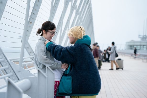 南沙良が演じる麻由は、貯金ゼロで未婚の妊婦