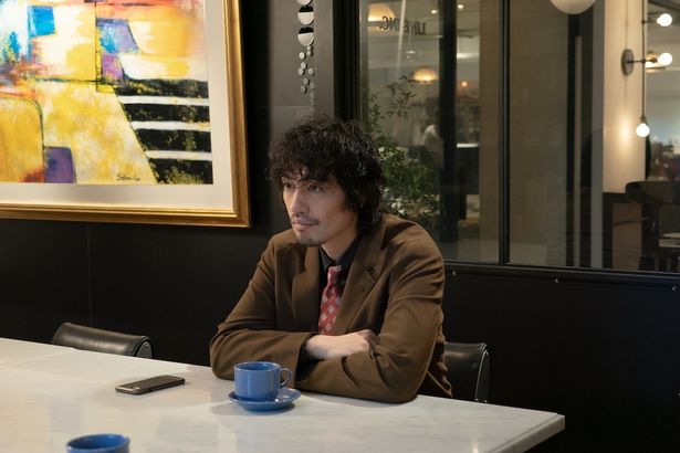 高志の上司・田ノ上を斎藤工が演じる