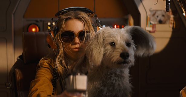 『スーパーガール』は6月26日公開