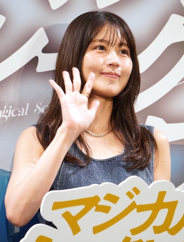 観客の撮影タイムでは目線振りにも細やかな気遣いがみられた
