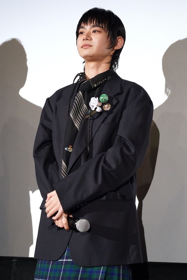 会場を見渡し、笑顔を見せる場面もしばしば