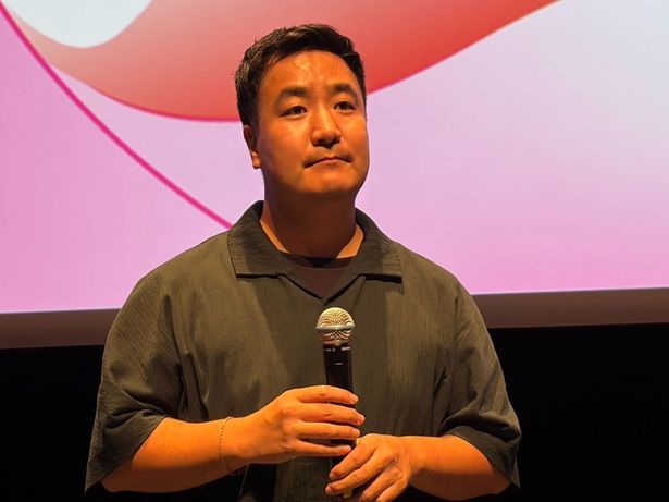 上映前には下津監督が挨拶