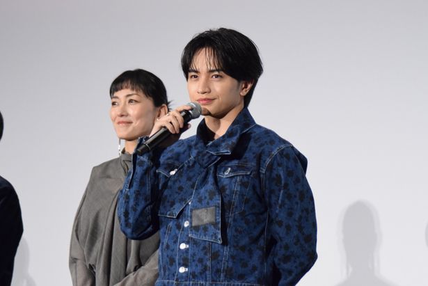 “360度全方位イケメン”と称される人気俳優兼アイドル・神崎麗司役の中島健人