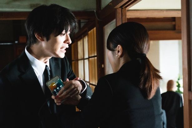 会社のお金を横領し、解雇されたことも隠していた和歌子の夫・高志(塩野瑛久)